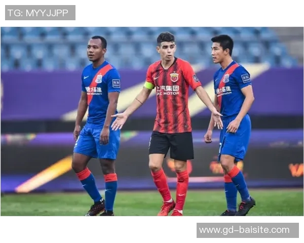 上海上港与上海绿地申花激战正酣赛果揭晓引发球迷热议 上海上港与上海绿地申花激战正酣赛果揭晓引发球迷热议